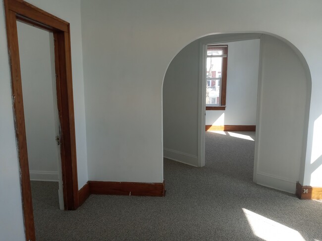 Building Photo - 1210 Erie St Unit 2B