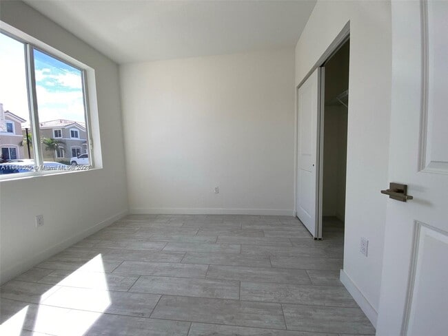 Photo - 1048 SE 23rd Ter