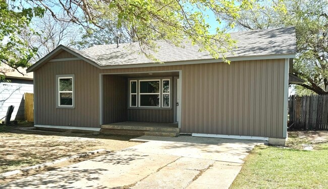 Building Photo - 2009 49th St Rental