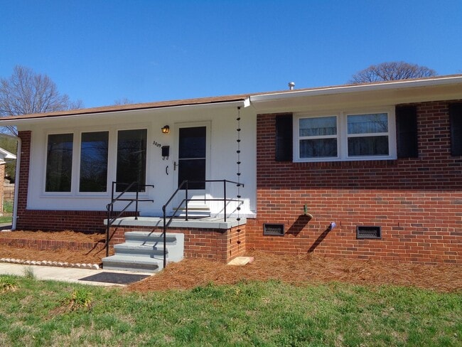 Building Photo - Well-Maintained 2 Bedroom House for Rent