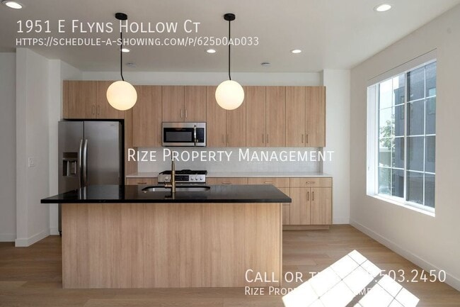 1951 Flyns Hollow Ct