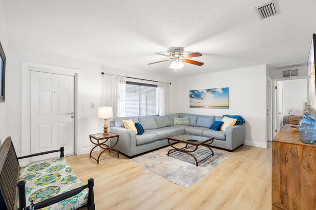 Photo - 6398 Woodland Blvd Unidad ID1366035P