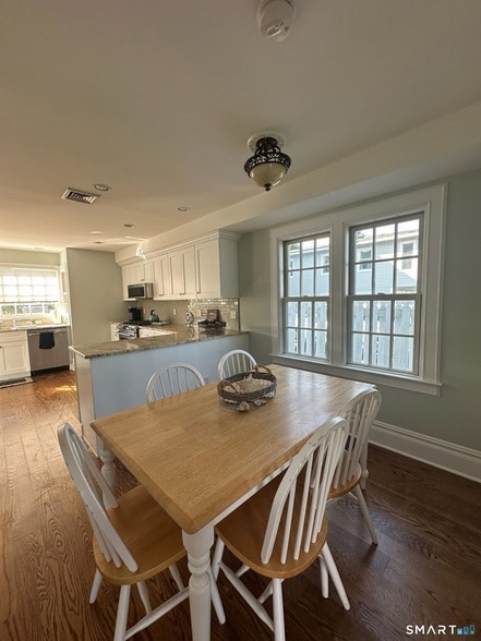 Photo - 664 Fairfield Beach Rd