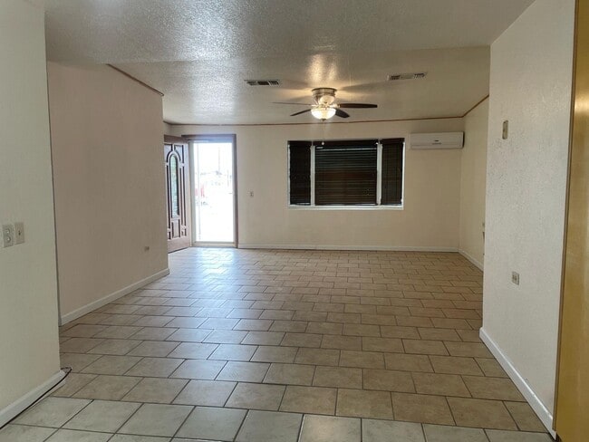 Photo - 505 Park Blvd