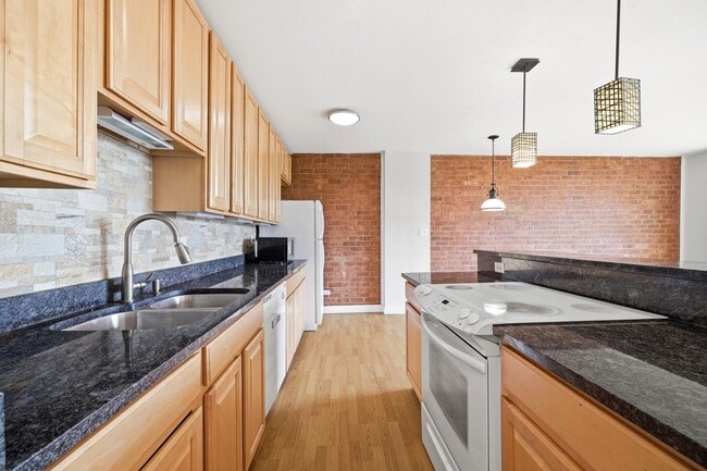 Photo - 1800 Jefferson Park Ave Unit 912