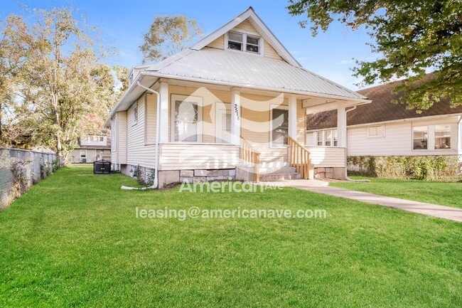 Photo - 2518 Jaynes St