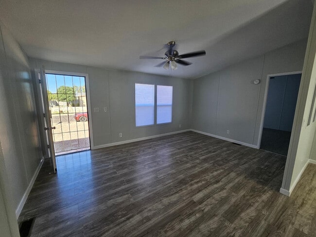 Photo - 725 S 97th Way