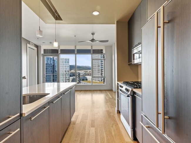 Photo - 949 NW Overton St Unit ENC1104