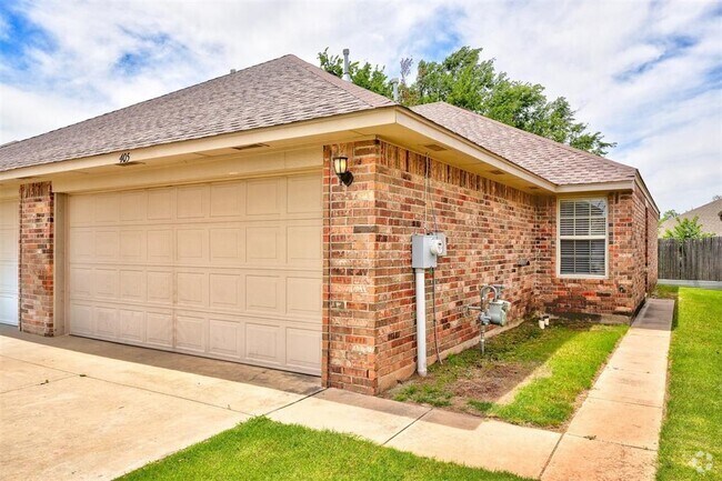Building Photo - 405 Sterling Pointe Way Rental