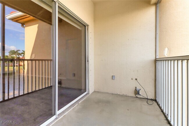 Building Photo - 4214 Bellasol Cir Unit 824 Rental