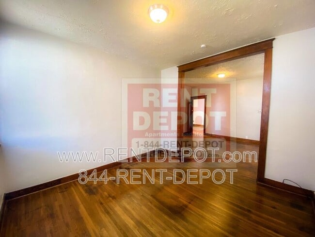 Photo - 1731 S Kerth Ave