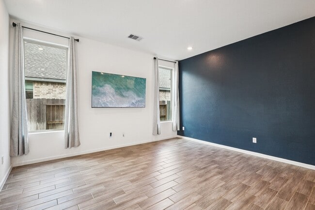 Photo - 4925 Chester Lk Ln