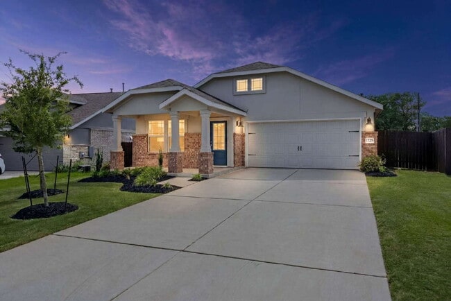 Building Photo - Ready NOW! Greenbelt Wooded Views