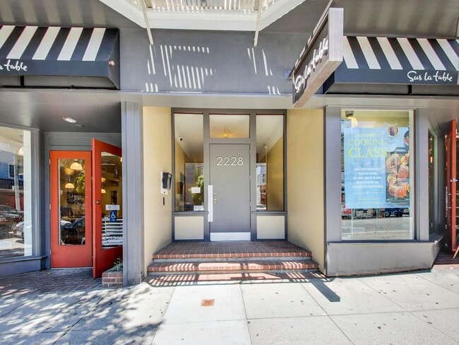 Photo - 2228 Union St Unidad 204