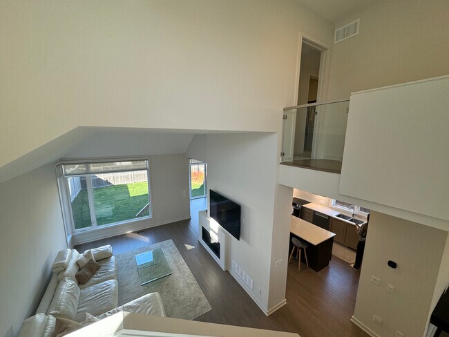 Photo - Stunning 4-Bedroom Family Home in Riverside South, Ottawa Unit 1