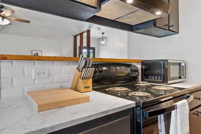 Photo - 324 N Walnut St