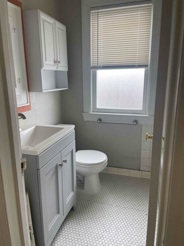 1682 Elbur Ave Apartment Lakewood, OH