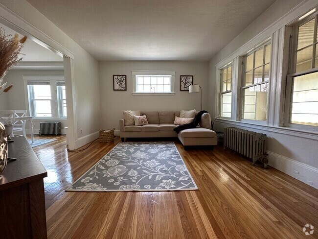 Building Photo - 19 Larose Pl Unit 2 Rental