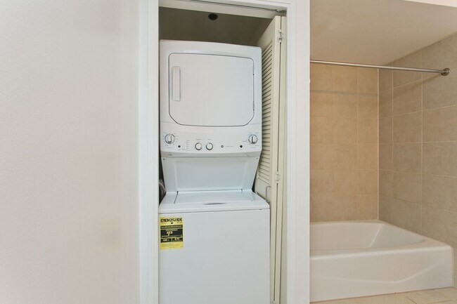 Photo - 909 Kapiolani Blvd Unit 2408