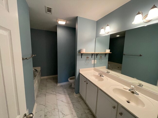 Photo - 144 Grand Oak Cir