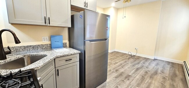 Photo - 207 S Union St Unit 207 South Union St #4