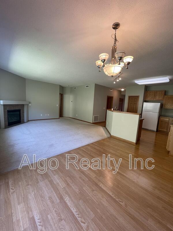 Photo - 1694 Oakbrooke Ct