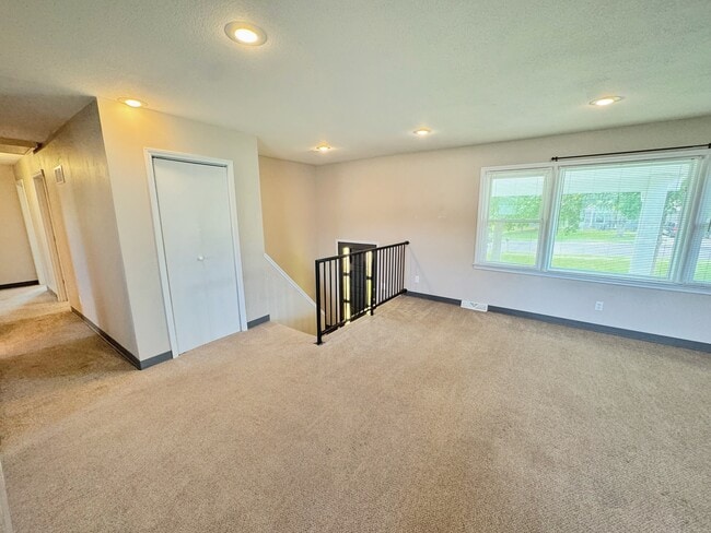 Photo - 835 E Gay St