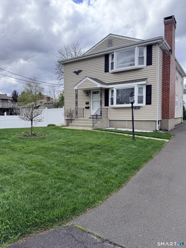 Building Photo - 100 Jordan St