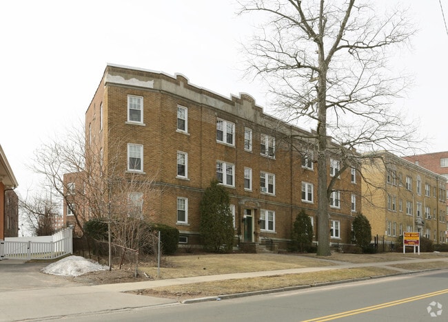 Primary Photo - 69-79 Myrtle St Apartments