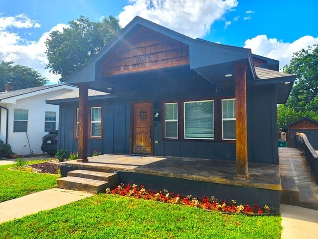 Photo - 3 Bed 2.5 Bath 1 Car Garage Built New 2021 in Gatewood Addition