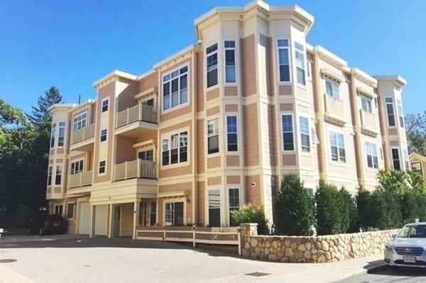 Building Photo - 69 Bolton St Unit 102