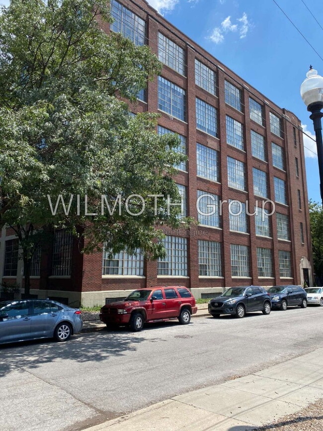 Photo - 611 N Park Ave