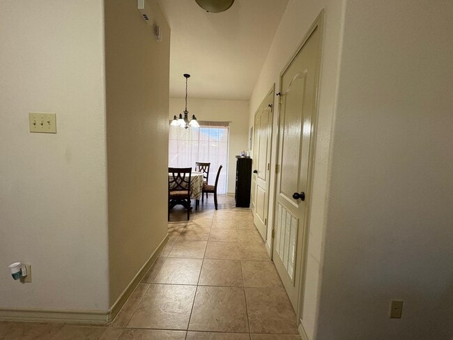 Photo - 10706 International Blvd Unidad 105