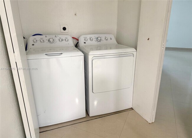 Photo - 8323 Lake Dr Unit 406