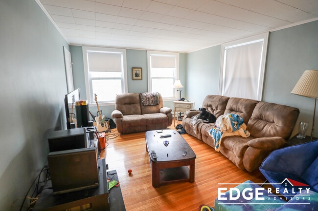 Photo - 43 Newcastle Rd Unit 2