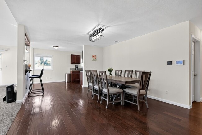 832 Alvin St