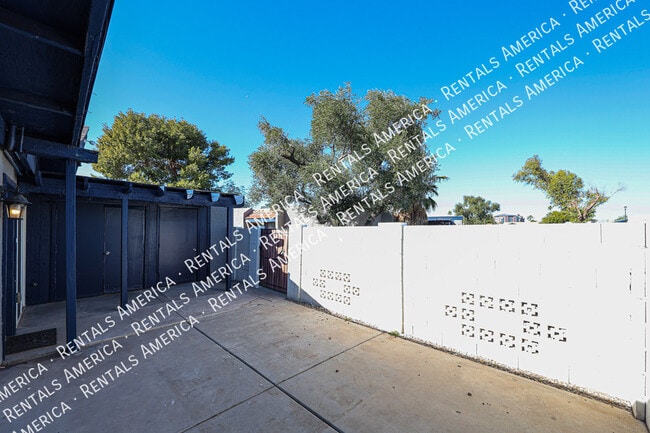 Photo - 712 N Santa Barbara