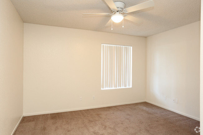 Bedroom - 1 Bedroom - Maple Grove Apartments