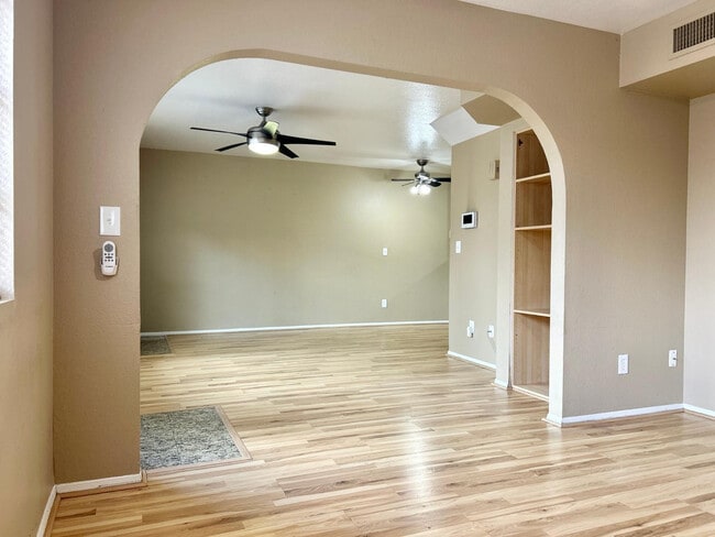 Photo - 2301 E University Dr