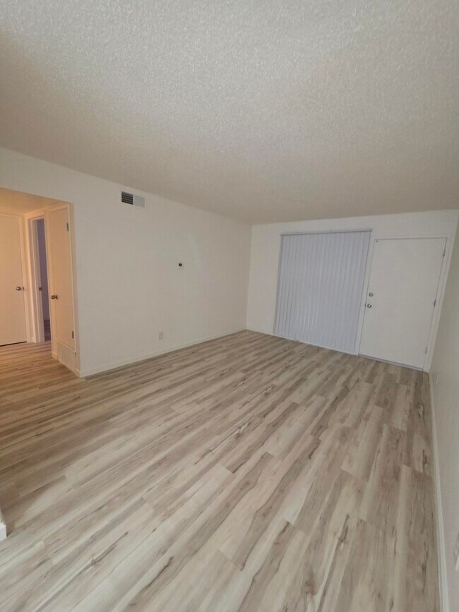 Riviera Terrace Apartments