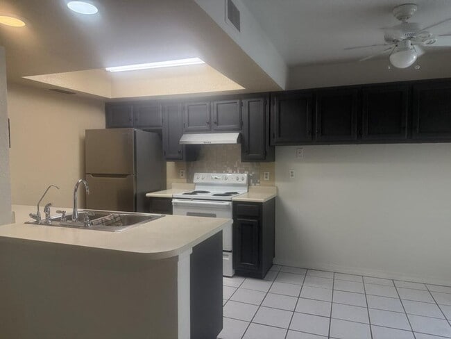 Photo - 2-bedroom condo at Stapley and University!