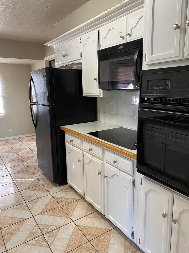 Photo - 11205 N Villa Ave