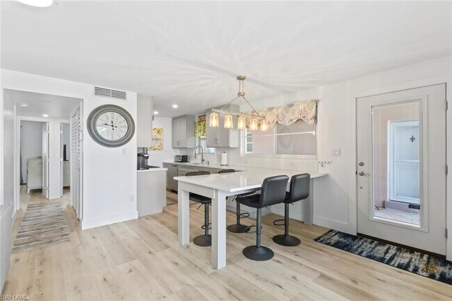 Photo - 1910 Gulf Shore Blvd N