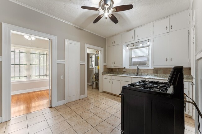 Building Photo - 2624 Arbor St