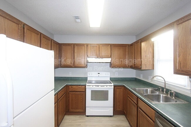 Photo - 5606 Split Oak Way