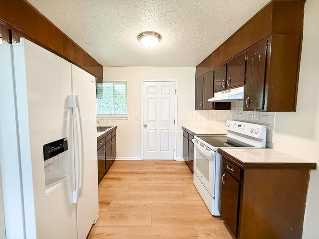 Building Photo - 7490 Austin Dr