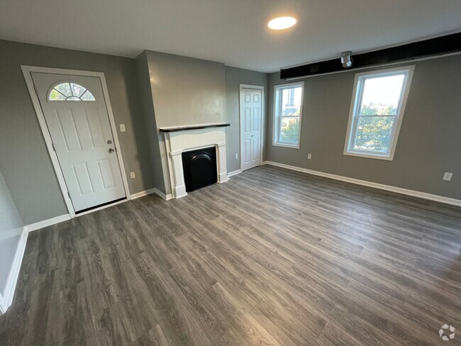 Building Photo - Newly Updated 2 bedroom apartment with an ...