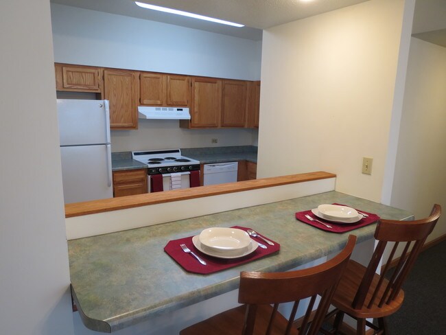 Breakfast Bar - Hunsinger Apartments