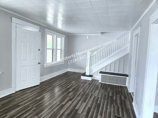 Photo - 201 Mills Way