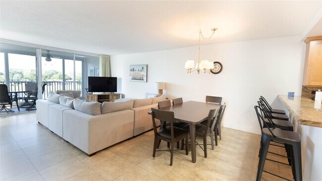 Photo - 3100 N Course Ln